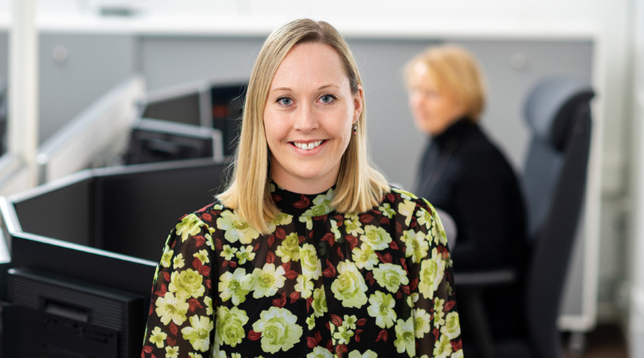 Monica Finnøy Draper, rentemegler i avdeling Markets i Sparebanken Møre.